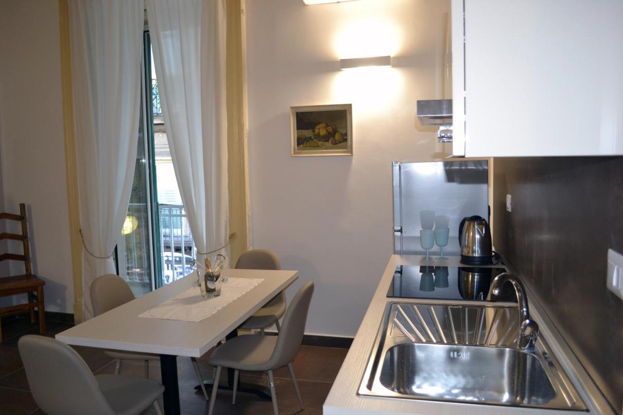 Questo Rinascimento Casa Newman Naples Exterior photo
